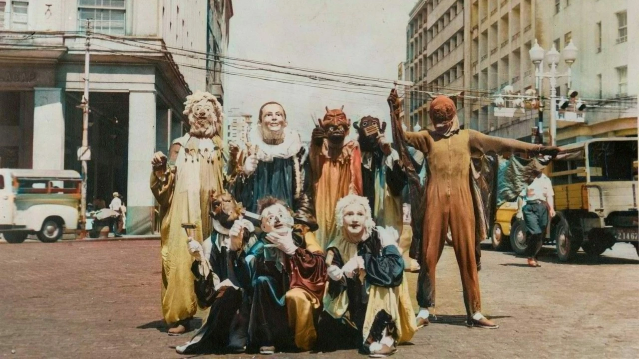 Retratos Fantasmas (Pictures of Ghosts)